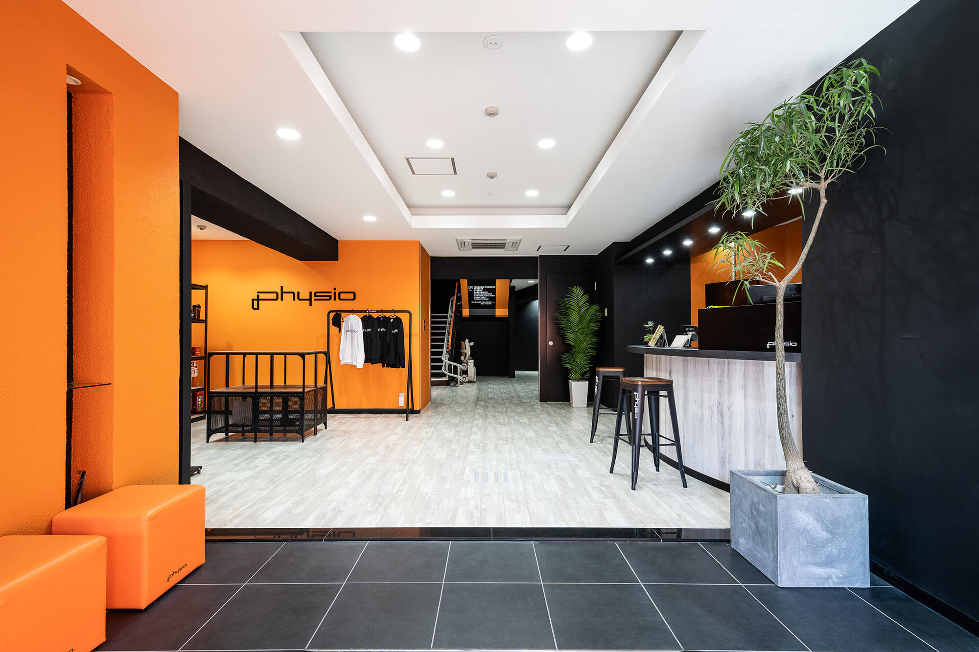 フィジオ福岡 福岡博多 パーソナルトレーニングジム エントランス・受付