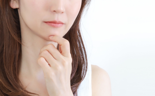 ダイエットの悩みを抱える女性